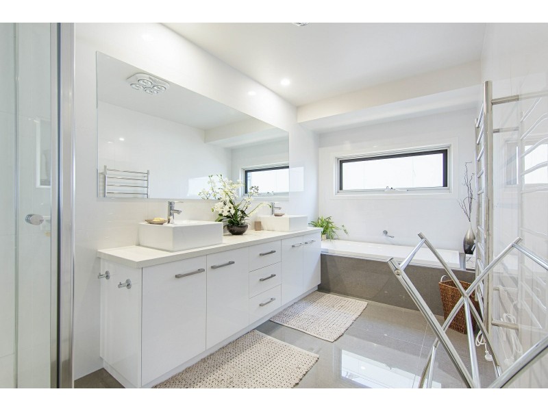 13 Driftwood Close, Paynesville VIC 3880