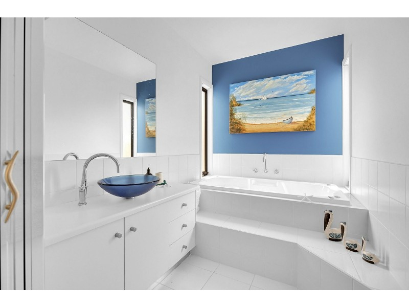 10 View Street, Paynesville VIC 3880