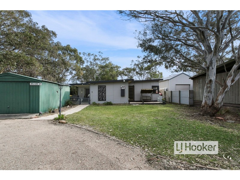 32 Fourth Avenue, Raymond Island VIC 3880