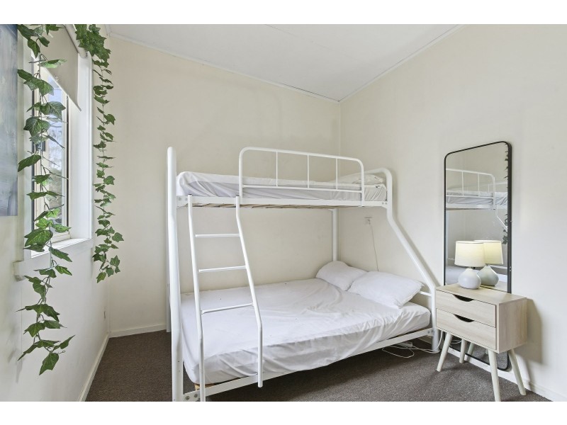 32 Fourth Avenue, Raymond Island VIC 3880