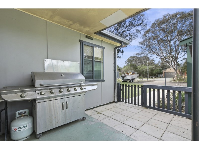 32 Fourth Avenue, Raymond Island VIC 3880