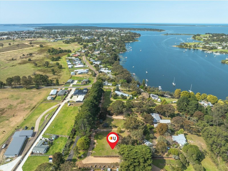 2D Backwater Court, Paynesville VIC 3880