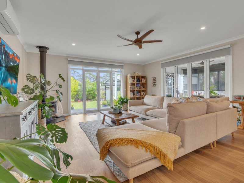 8 Seagreen Close, Eagle Point VIC 3878