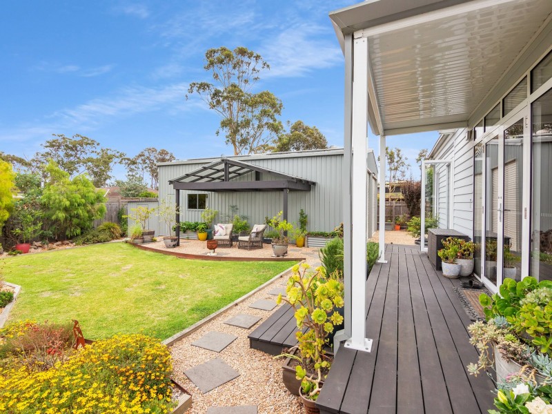 8 Seagreen Close, Eagle Point VIC 3878