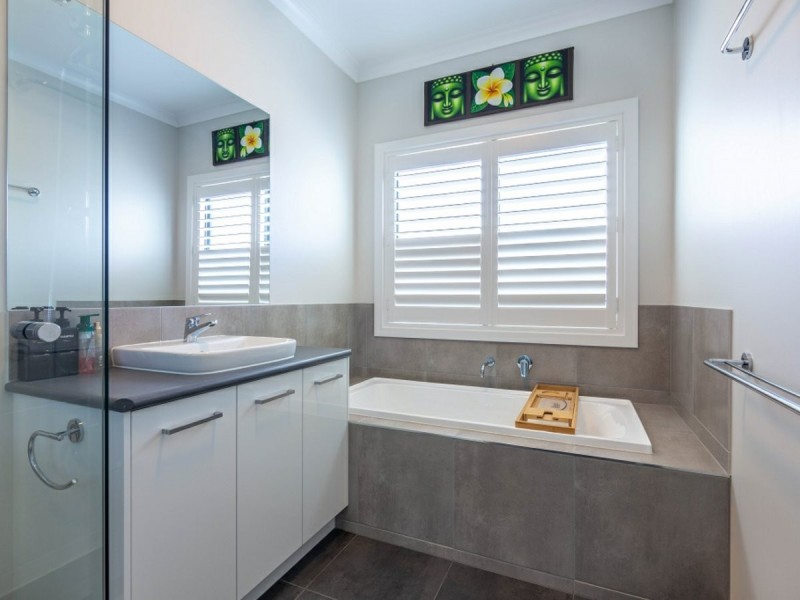 10 Ilfracombe Way, Paynesville VIC 3880