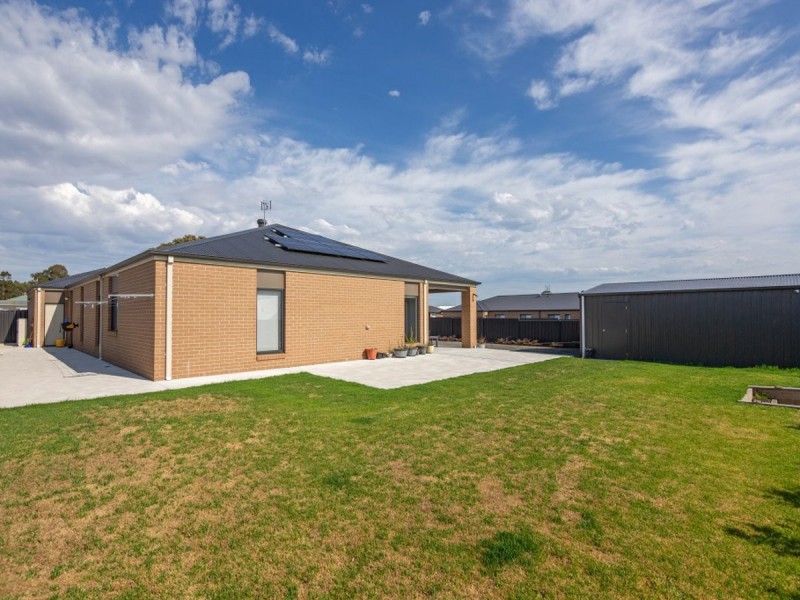 10 Ilfracombe Way, Paynesville VIC 3880