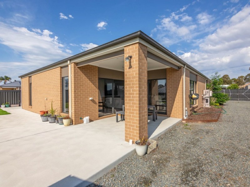 10 Ilfracombe Way, Paynesville VIC 3880
