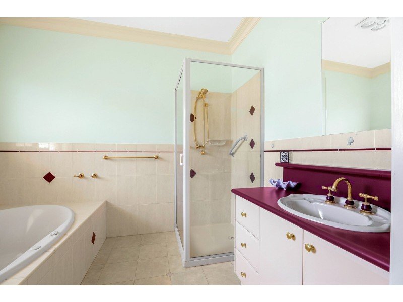 19 Main Road, Paynesville VIC 3880