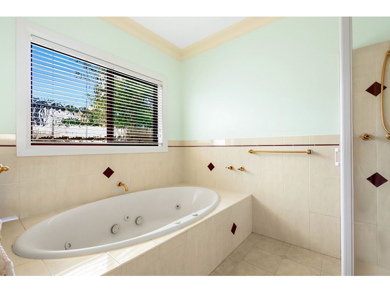 19 Main Road, Paynesville VIC 3880