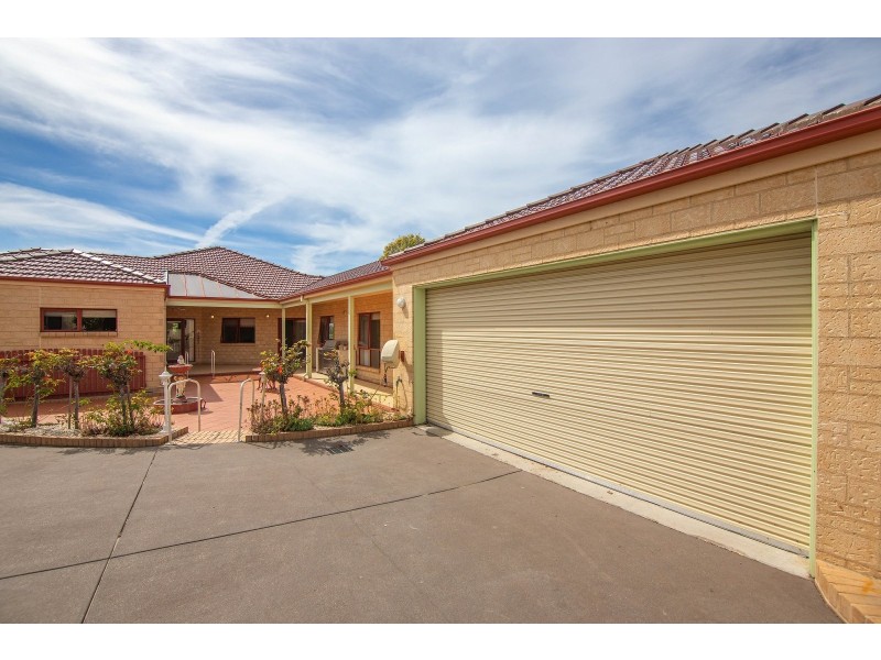 19 Main Road, Paynesville VIC 3880