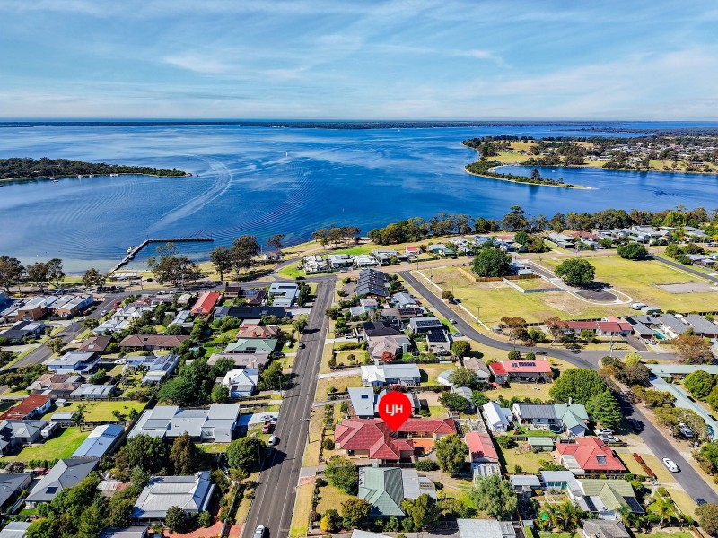 19 Main Road, Paynesville VIC 3880