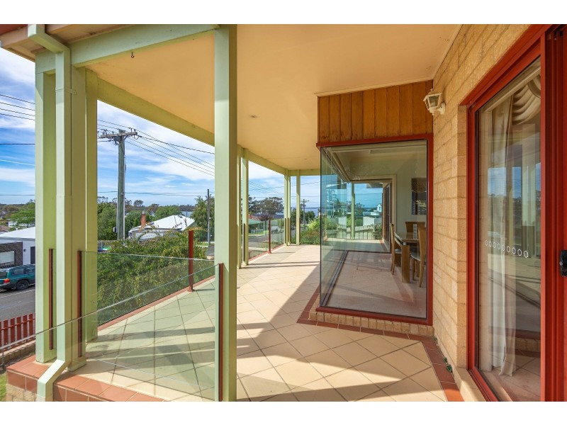 19 Main Road, Paynesville VIC 3880