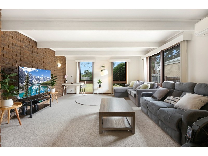 27 Gilsenan Street, Paynesville VIC 3880