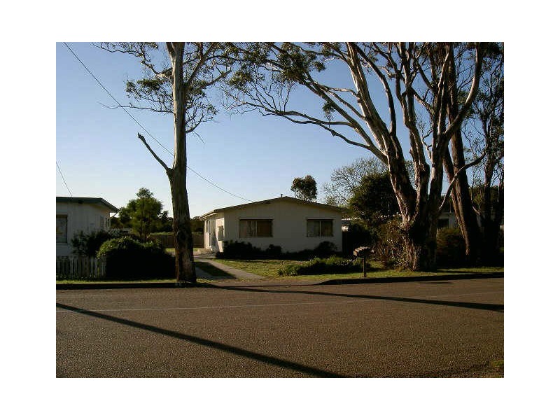 95 Bay Road, Eagle Point VIC 3878