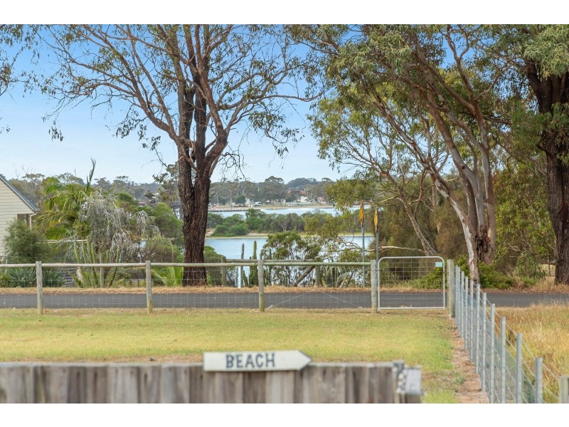 18 Landfall Avenue, Newlands Arm VIC 3875