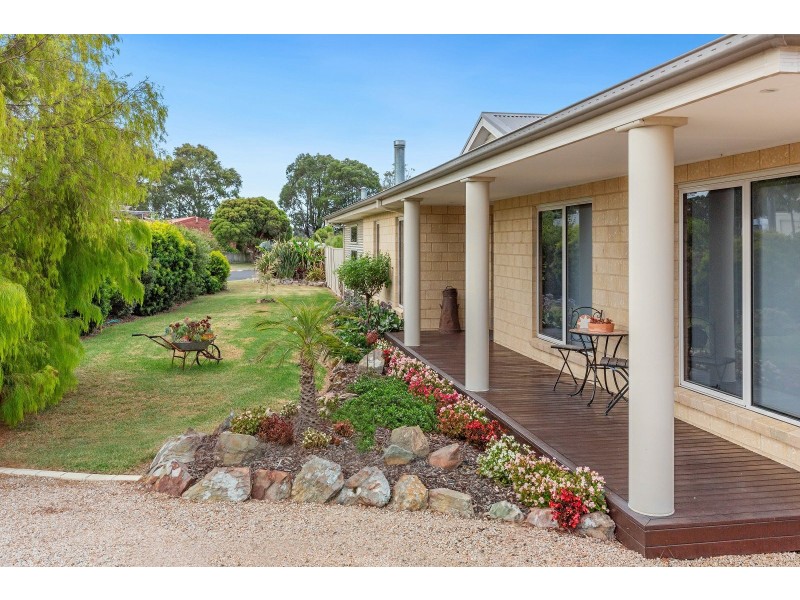 18 Landfall Avenue, Newlands Arm VIC 3875