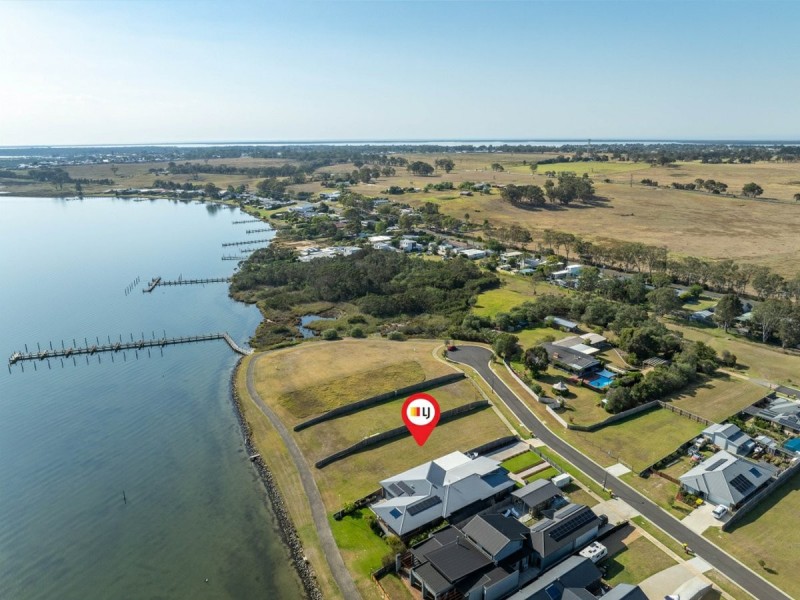 19 Yalca Mews, Eagle Point VIC 3878