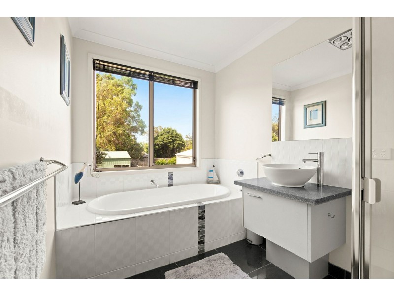 23 Gilsenan Street, Paynesville VIC 3880