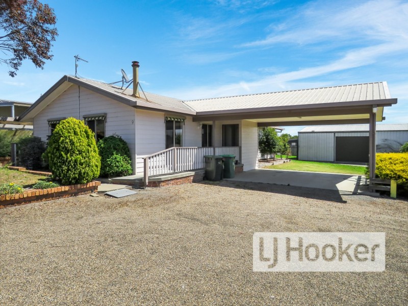 9 Midway Avenue, Newlands Arm VIC 3875