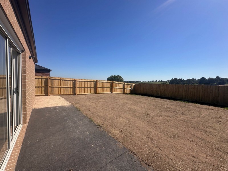 17 Bottlebrush Way, Lucknow VIC 3875
