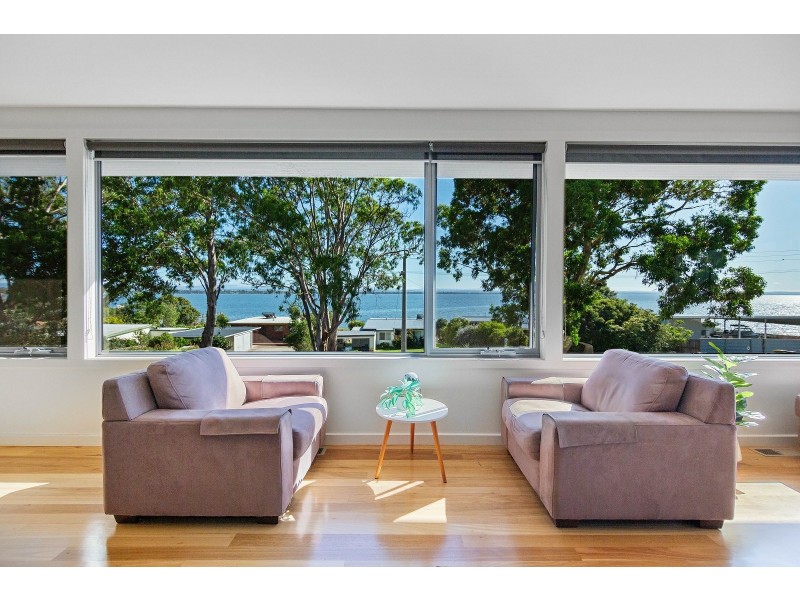 176 Bay Road, Eagle Point VIC 3878