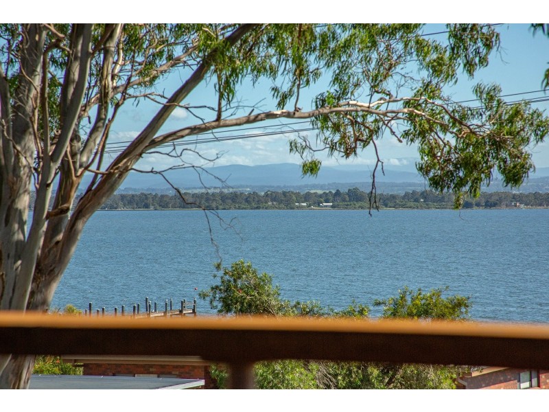 176 Bay Road, Eagle Point VIC 3878