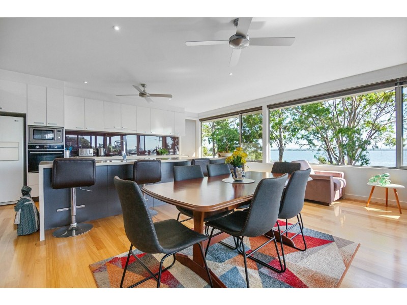 176 Bay Road, Eagle Point VIC 3878