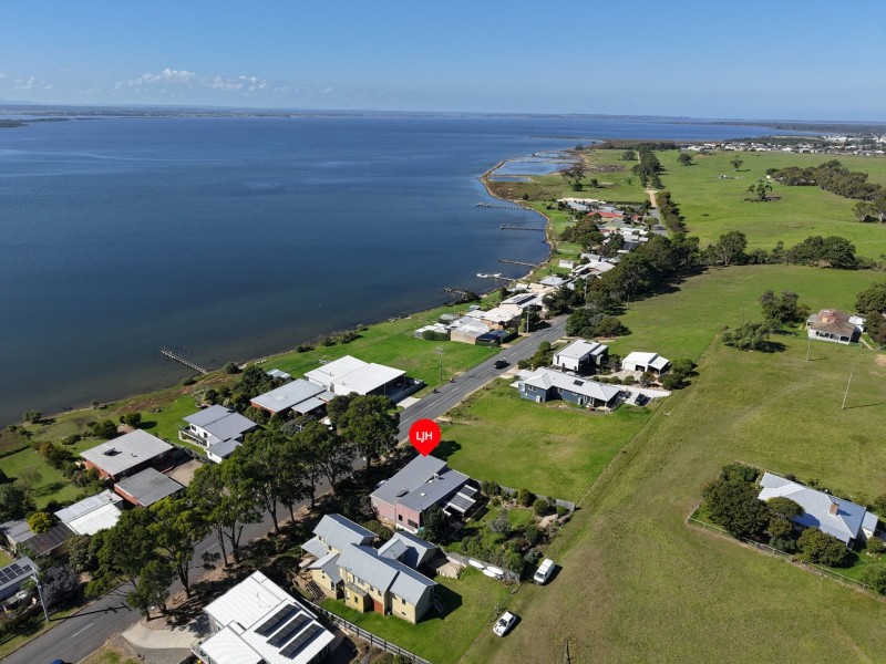 176 Bay Road, Eagle Point VIC 3878