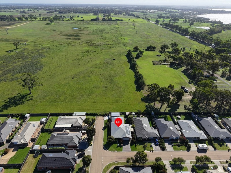 26 Jim Way, Paynesville VIC 3880
