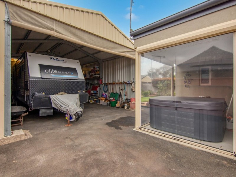 14 Kellina Court, Paynesville VIC 3880