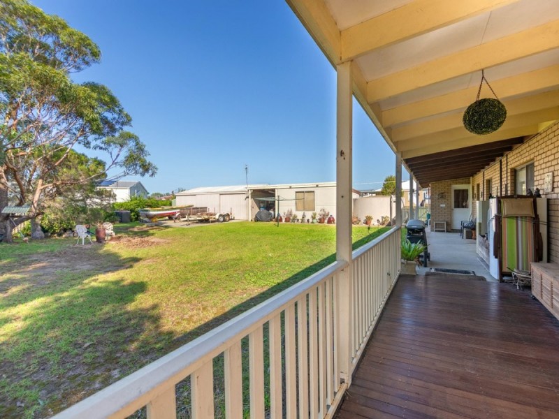 16 Bayside Avenue, Newlands Arm VIC 3875