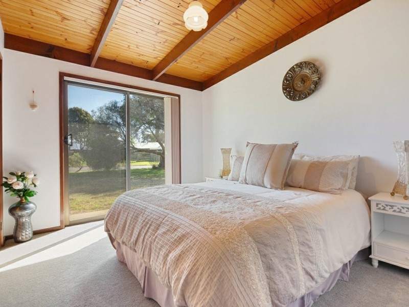 16 Bayside Avenue, Newlands Arm VIC 3875