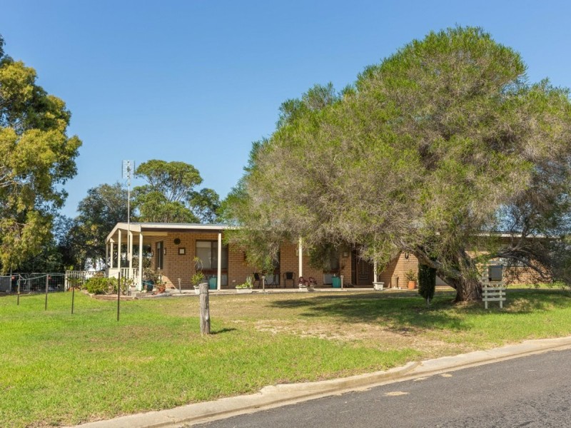 16 Bayside Avenue, Newlands Arm VIC 3875