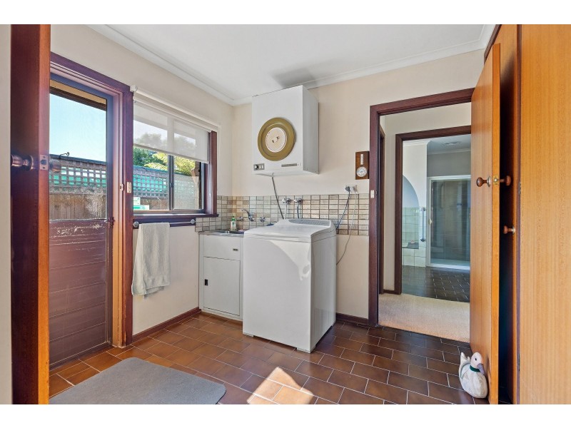 24 Vaughan Street, Paynesville VIC 3880