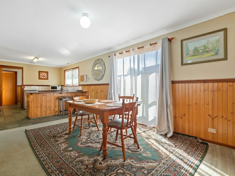 54 Tenth Avenue, Raymond Island VIC 3880