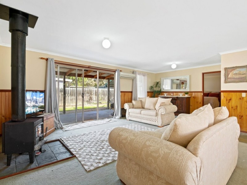 54 Tenth Avenue, Raymond Island VIC 3880