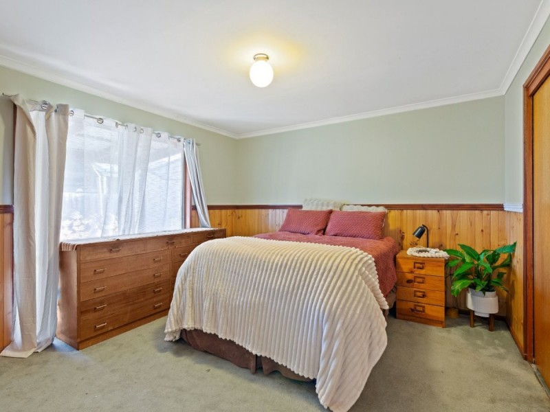 54 Tenth Avenue, Raymond Island VIC 3880