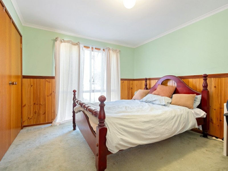 54 Tenth Avenue, Raymond Island VIC 3880