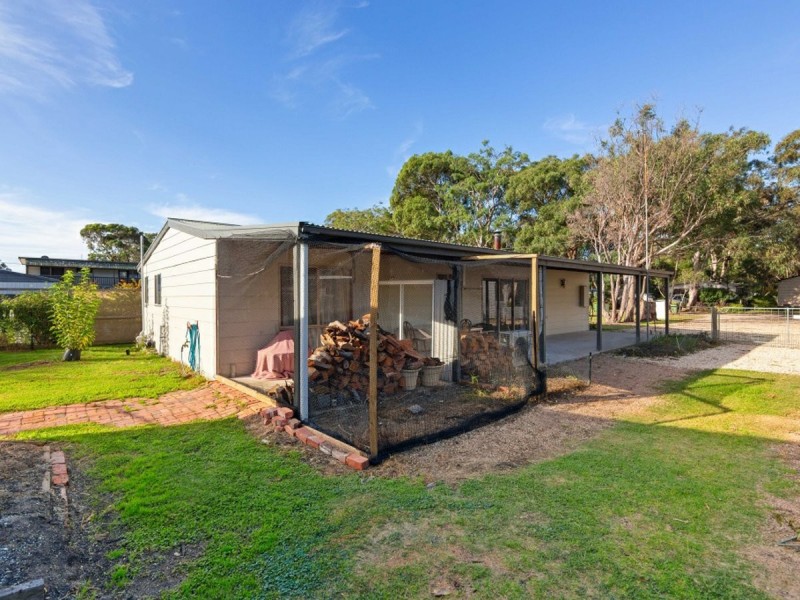54 Tenth Avenue, Raymond Island VIC 3880