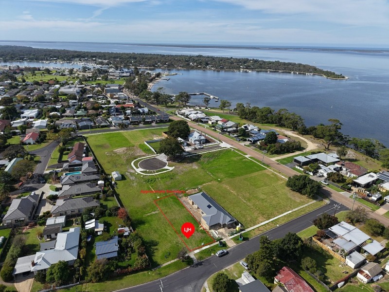 8 Reynolds Street, Paynesville VIC 3880