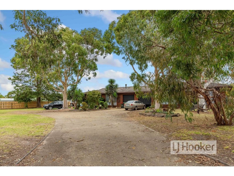 Unit 1 & 2/13 White Court, Eagle Point VIC 3878