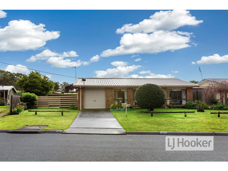 2/33 Newton Close, Paynesville VIC 3880