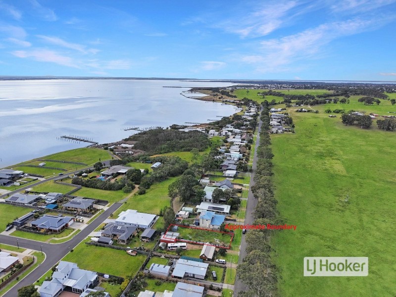 121 Bay Road, Eagle Point VIC 3878