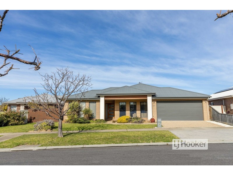 1 The Crescent, Paynesville VIC 3880