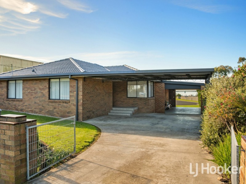 11 Bay Road, Eagle Point VIC 3878