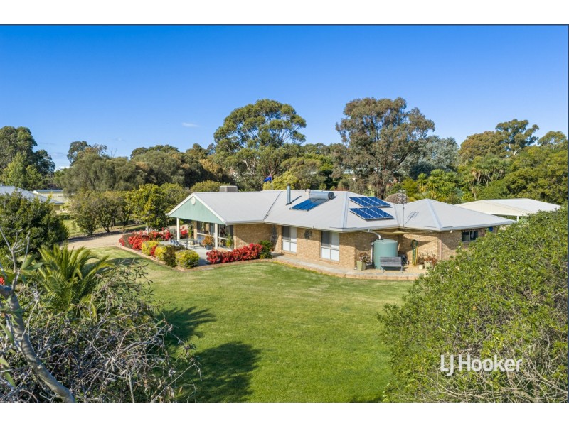 8 Mallard Close, Newlands Arm VIC 3875