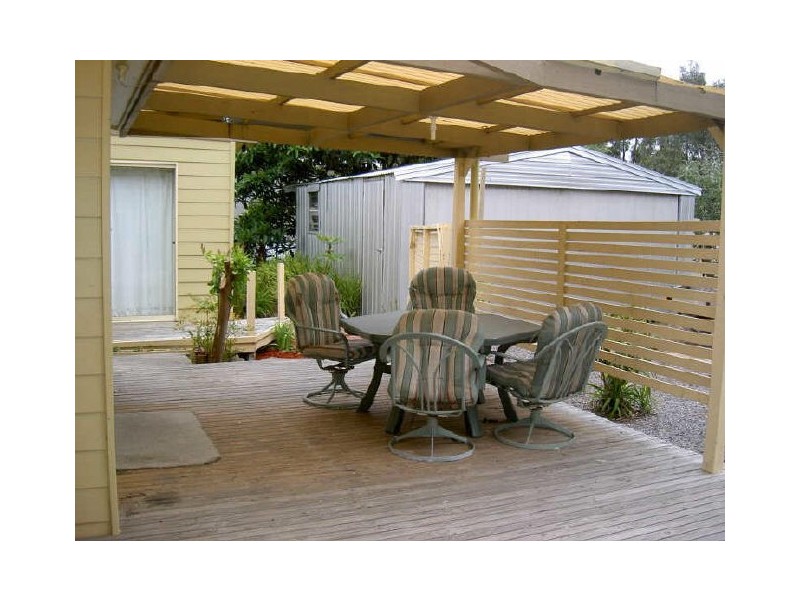 22 Fifth Avenue, Raymond Island VIC 3880