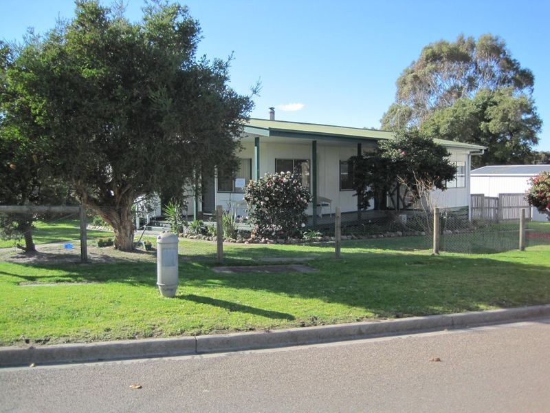 39 Bay Road, Eagle Point VIC 3878