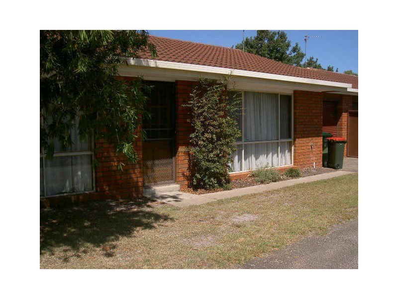 2/34 Cumming Street, Paynesville VIC 3880