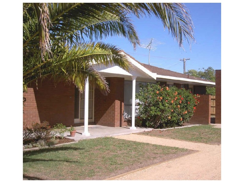 1 McMillan Grove, Paynesville VIC 3880